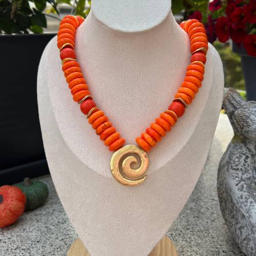 Orange Howlith Perlen Damen Halskette – Handgemacht, 46,00 cm, Magnetverschluss & Anhänger gold oder silber