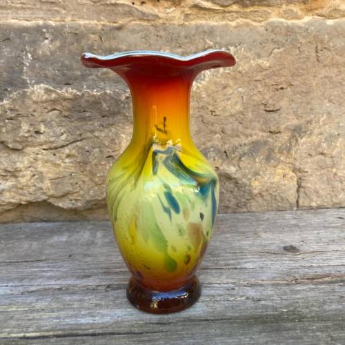 kleine MCM Vase Überfangglas Gelb Orange /  opaline Glasvase / Glaskunst mundgeblasen Vintage
