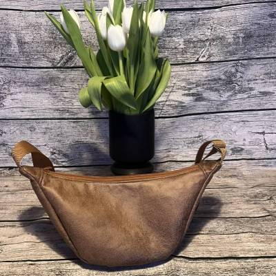 Moonbag Polsterstoff in antiker Kunstlederoptik mit butterweicher Haptik-braun