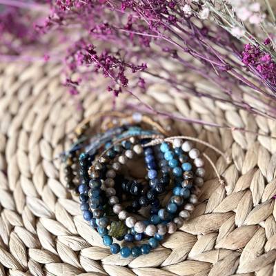 „Beach Guys“ - Herren-Armbänder mit Edelsteinen, Naturmaterialien und Perlen