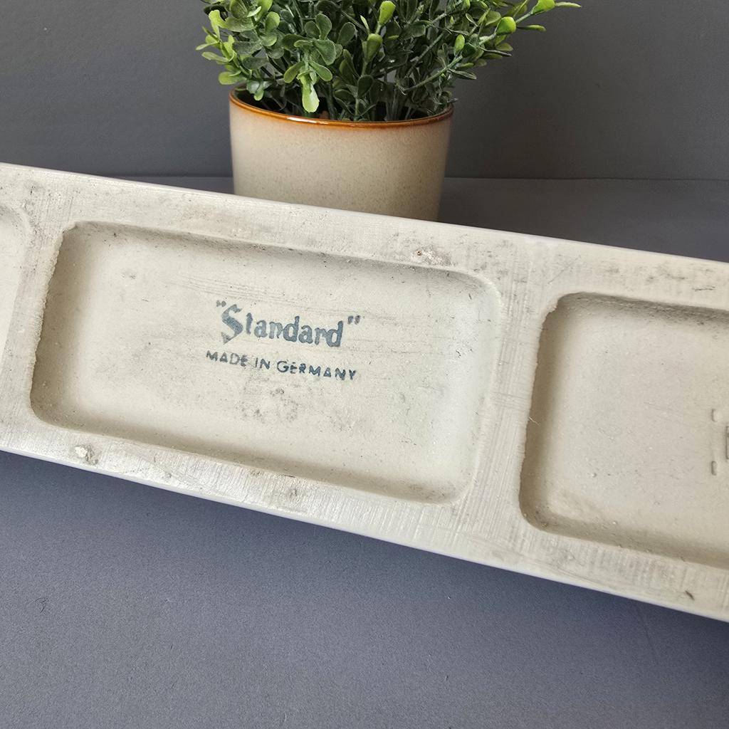 Ablage aus Keramik fürs Bad