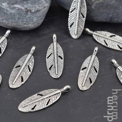 10 / 50 Anhänger Feder ca. 29 x 9 mm antiksilberfarben – Schmuckanhänger Metall