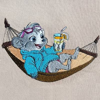 Maus in Hängematte 14x14cm bzw. 15x15cm – Chilliger Nager für gestresste Nadelkünstler