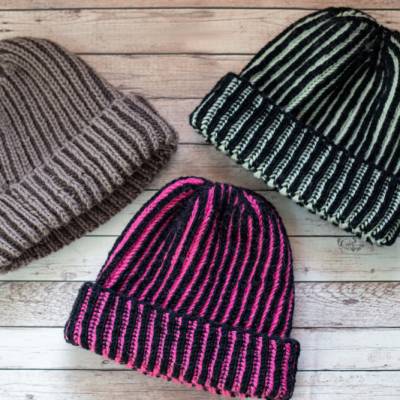 Strickanleitung für eine Mütze im zweifarbigen Patent - OneTwentyFour
