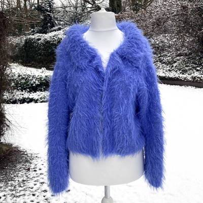 Handgemachter Boho Cardigan Blau – Luxus Fransen, Merinowolle Unikat, Oversize
