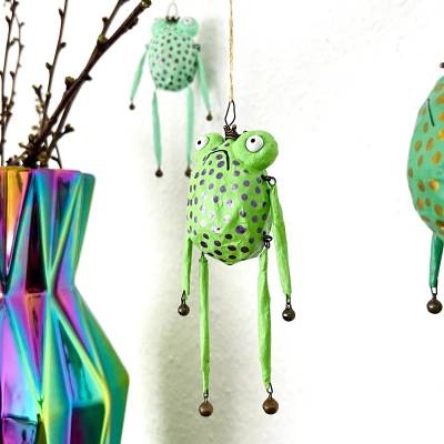 Grumpy Frog. Schlechte Laune an Ostern wird garantiert! Osterdeko, hängender Frosch