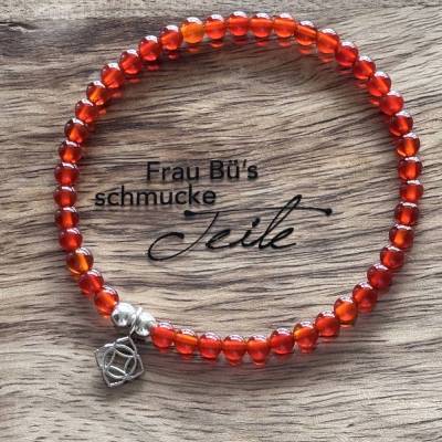 Handgefertigtes Karneol-Armband mit 925-Silber Wurzelchakra-Anhänger – Spiritueller Schmuck für Erdung & Lebensfreude
