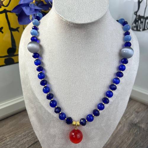 Damen Halskette Katzenauge Perle Anhänger Blau Ø10mm – Handgemachter Edelstein Schmuck mit Karabinerverschluss