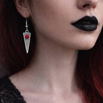 Elegante versilberte Ohrhänger mit langen Spitzen & roten  Steinchen 925 Haken