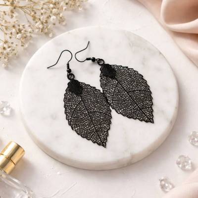 Filigrane schwarze Ohrringe Blatt groß – Edelstahl Ohrhänger Boho Style