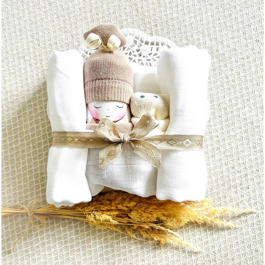 Windelbaby beige - neutrales Geschenk für Babys im Boho-Stil Bild 3