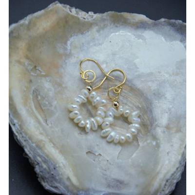 Kreisförmige Keshi Perlen Ohrringe 4–6 mm, Lüster AA+, 925 Silber / 585 Gold gefüllt – handgemachter Schmuck