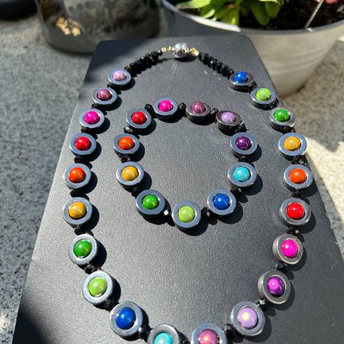 Elegantes Schwarzes Hämatit Damenkette & Armband Set – Handgefertigt, Magnetverschluss, Rainbow, Geschenkidee