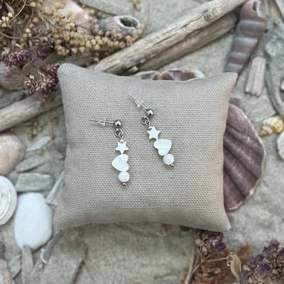 Ohrringe „Heart in the Stars“ silber - Silberfarbene Edelstahl-Ohrstecker aus Muschelelementen