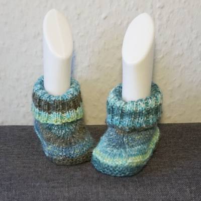 1 Paar gestrickte Schuhe, Babyschuhe, Babyschühchen, Boots, Stiefel Größe 15-16 (8-9cm Sohle)