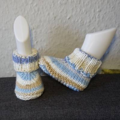 1 Paar gestrickte Schuhe, Babyschuhe, Babyschühchen, Boots, Stiefel Größe 15-17 (9,5cm Sohle)