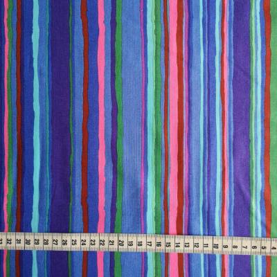 Patchworkstoff bunt gestreift von Kaffe Fassett Collective PWGP209BLUE EchoStripe aus Baumwolle für Patchwork und Nähen