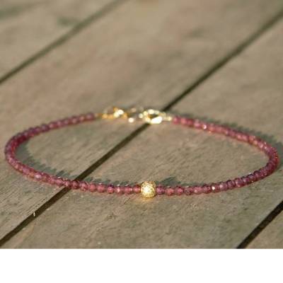 Minimalistisches Granat Edelstein Armband AAA Qualität 2,3 mm facettiert 14K/18K Goldfilled Federring - handgefertigt