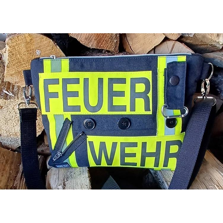 Crossbag Feuerwehr, Schultertasche, Umhängetasche, Feuerwehr-Upcycling, Feuerwehrkleidung Bild 1