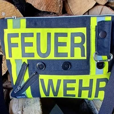 Crossbag Feuerwehr, Schultertasche, Umhängetasche, Feuerwehr-Upcycling, Feuerwehrkleidung