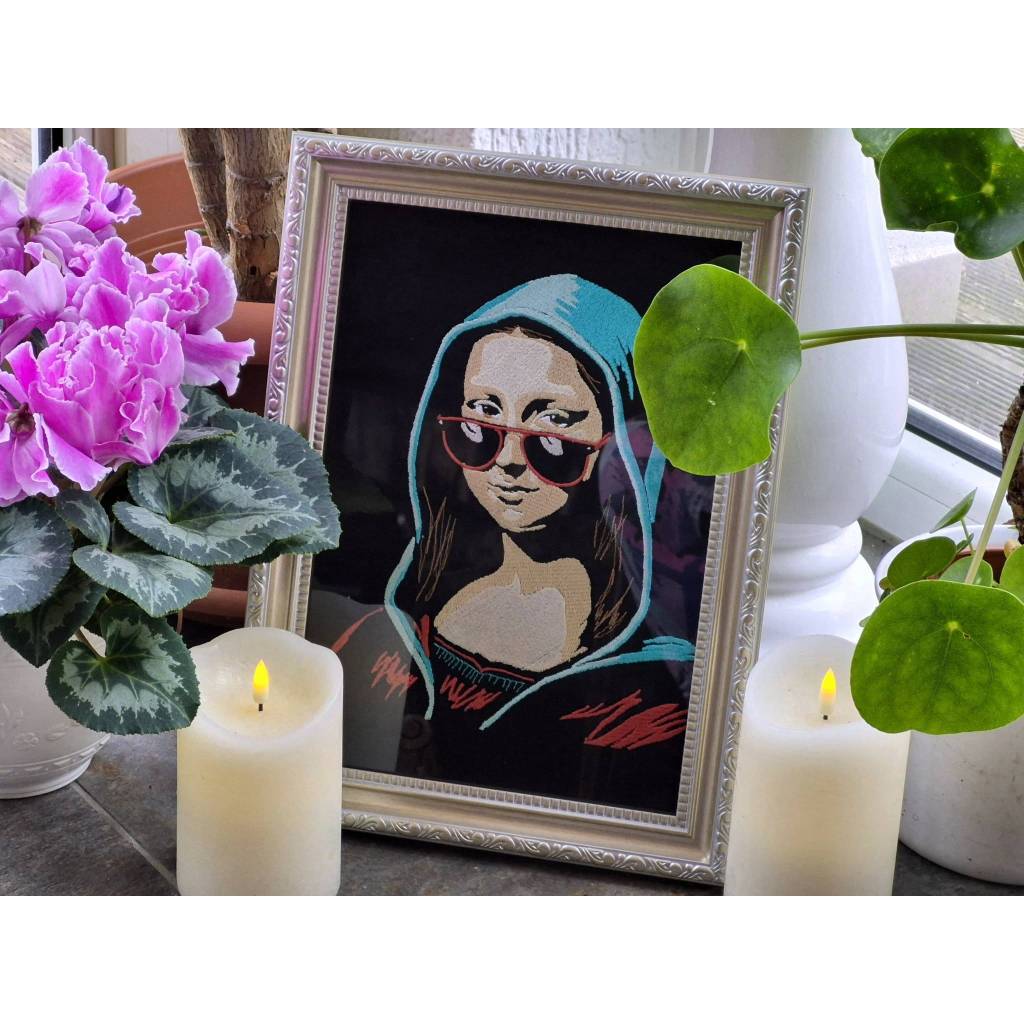 Mona Lisa Lichteffekt 18x18cm bzw. 20x20cm Stickdatei – Streetstyle Kunst für schwarze Stoffe Bild 10