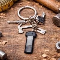 Personalisierbarer Schlüsselanhänger für Elektriker & Handwerker – Schraube & Werkzeuge, Geschenkidee