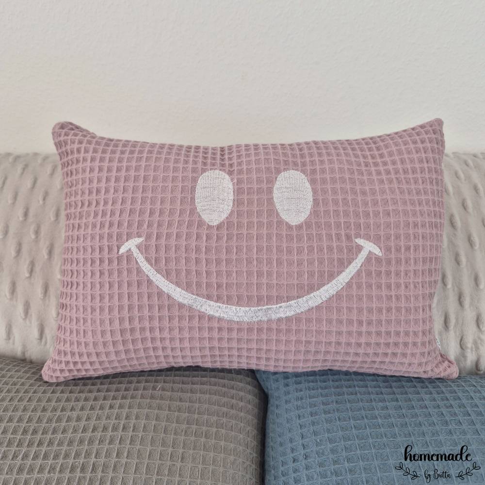 kleines Kissen mit Smiley, Reisekissen, Geschenk Geburtstag, Kuschelkissen, Kissen 20x30, Kinderzimmer Deko