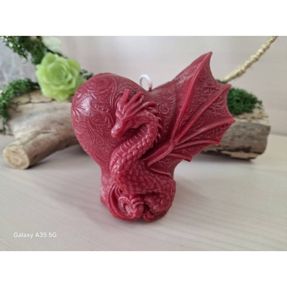 Herzkerze mit Drache im Farbverlauf Altrosa-Lila – Handgegossene Fantasy Kerze als Geschenk Bild 1