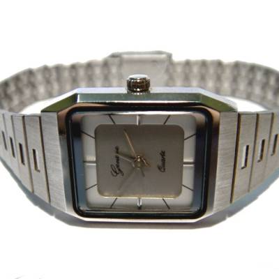 Vintage Uhrenmarke Genève 90ger Damen Uhr Quarzt