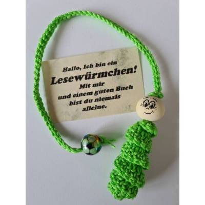 Gehäkelte Würmchenlesezeichen mit Spruch