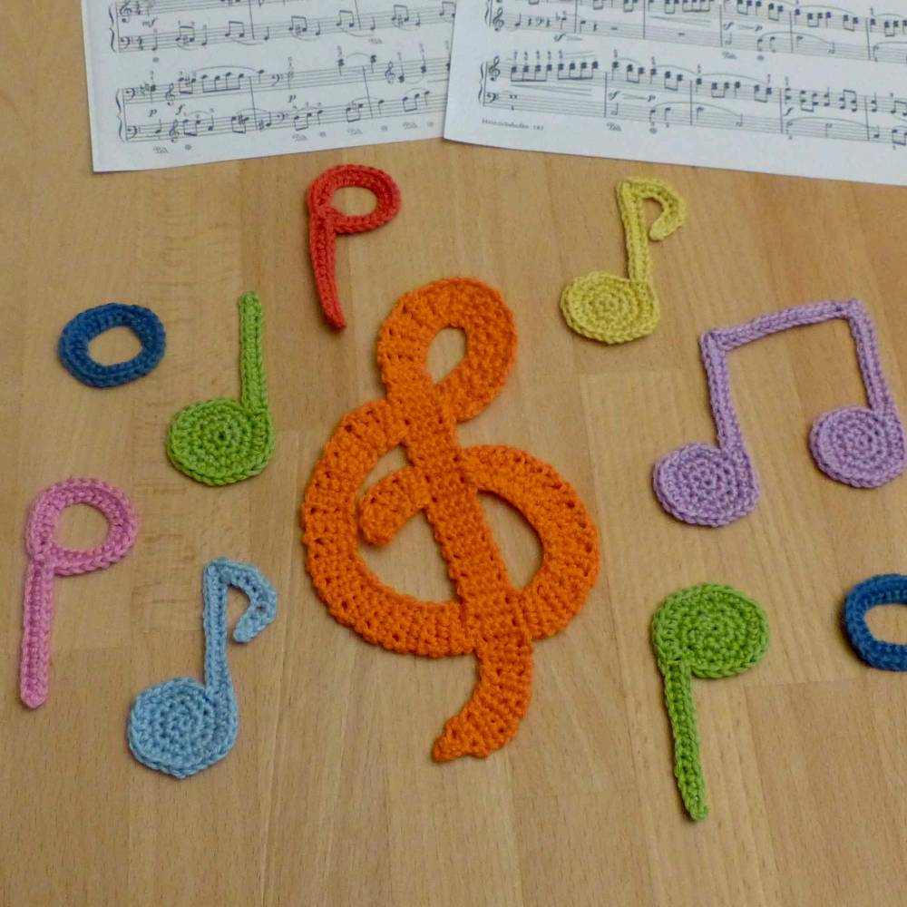 Häkelanleitung Applikationen Violinschlüssel und Noten, pdf-Datei Bild 1
