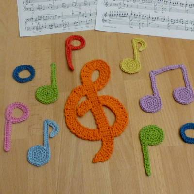 Häkelanleitung Applikationen Violinschlüssel und Noten, pdf-Datei