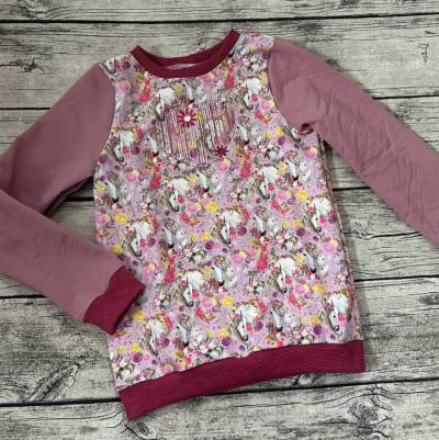 wunderschöner dünner Pulli / Sweatshirt gr.134/140 rosa Beere Pferde Blumen