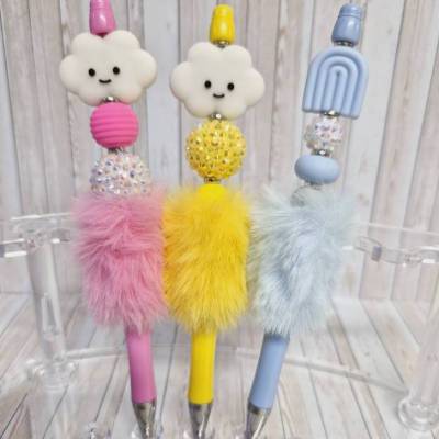 Kugelschreiber mit Perlen und Plüsch Silikonfigur Wolke Regenbogen Silikonperlen Geschenkidee