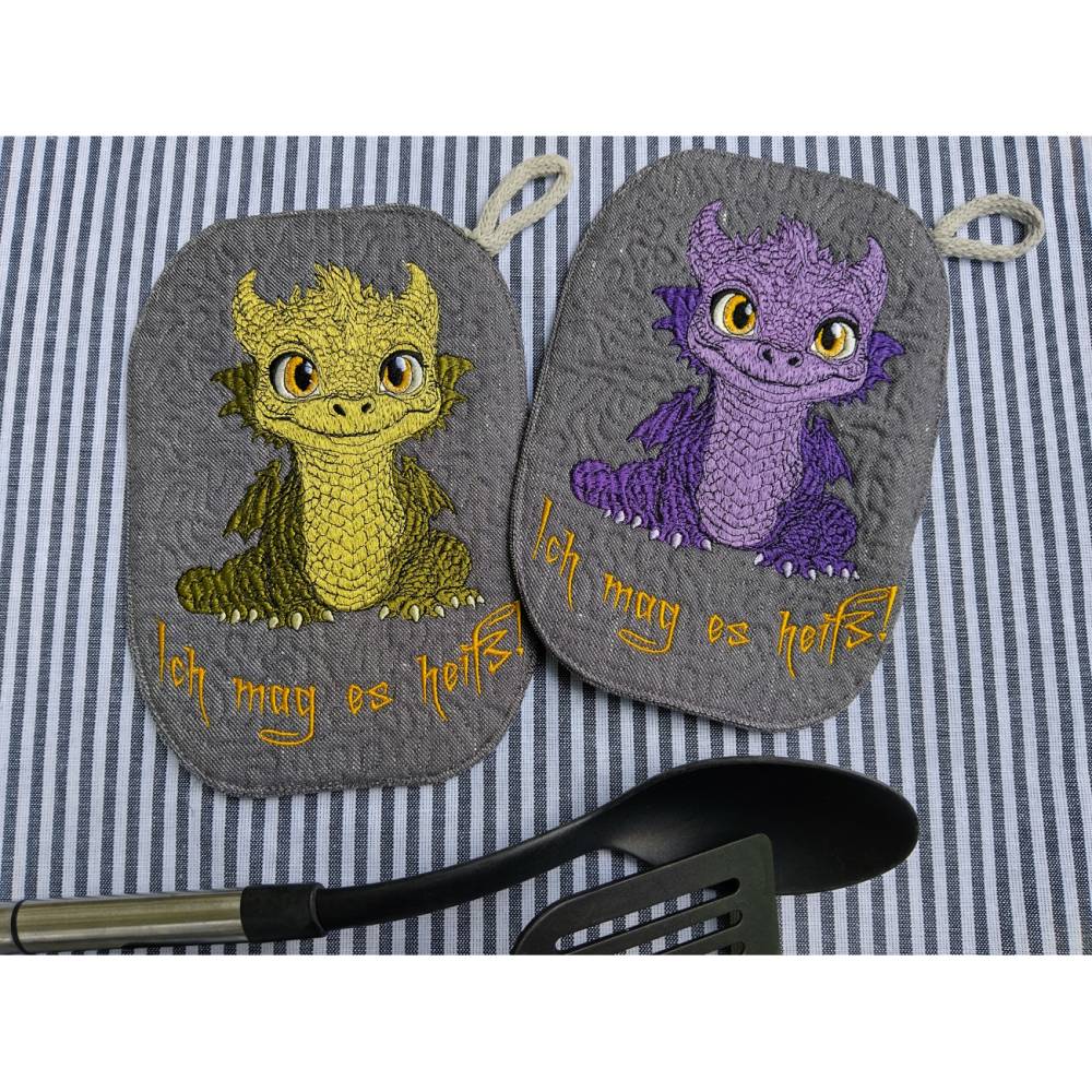 Niedlicher Drache 12-14x18cm – Stickdatei mit natürlichen Augen & filigranen Details Bild 4
