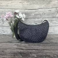 Aussergewöhnliche Leo- Moonbag aus Samtstepper-Halbmondtasche-Bananentasche -Leo-Schwarz-Grau- Musthave Crossbody