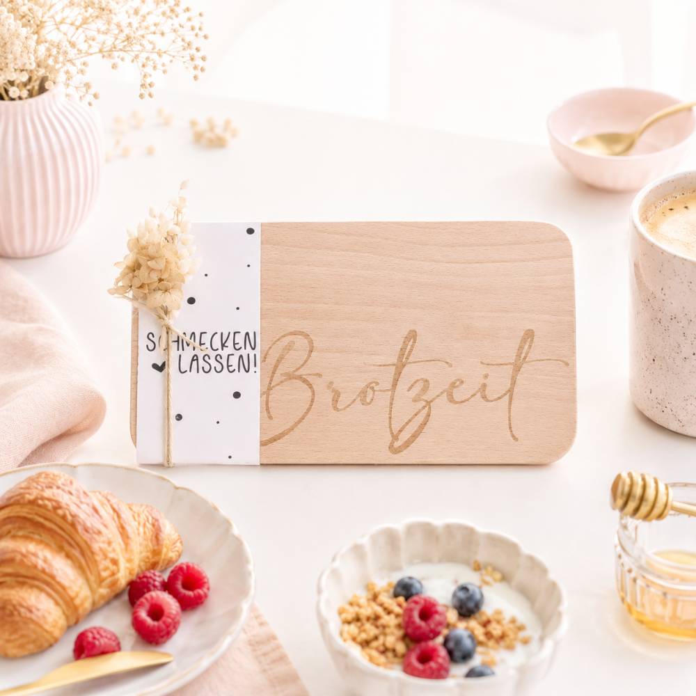 Frühstücksbrett mit Gravur „Brotzeit“ | Personalisiertes Holzbrett | Geschenk Küche | Frühstücksbrett Holz