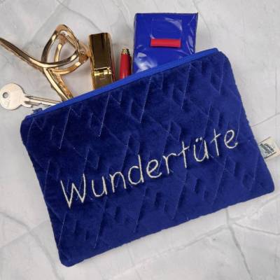 Personalisierbare Kosmetiktasche aus Samt | Gesteppte Reißverschlusstasche „Wundertüte“