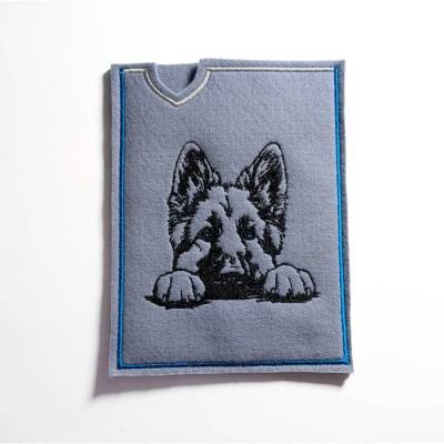 Hülle für Heimtierausweis & Impfausweis aus Filz – Schäferhund Welpe, grauer Filz