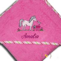 Kapuzenbadehandtuch 80 cm x 80 cm personalisiert mit Wunschnamen bestickt mit Pferde-Motiv