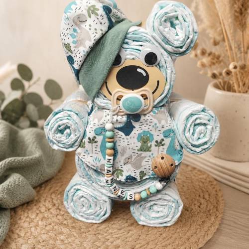 handgemachte Windeltorte für Jungs mit Name personalisiert – Babygeschenk zur Geburt – Dino Windeltorte in Mint – Gesche