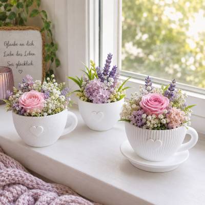 Tasse mit Teller „Herz“ – Dekorative Blumenschale & Geschenkidee