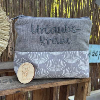 Große Urlaubskram Tasche XL – Kosmetiktasche & Kulturbeutel mit gesticktem Schriftzug