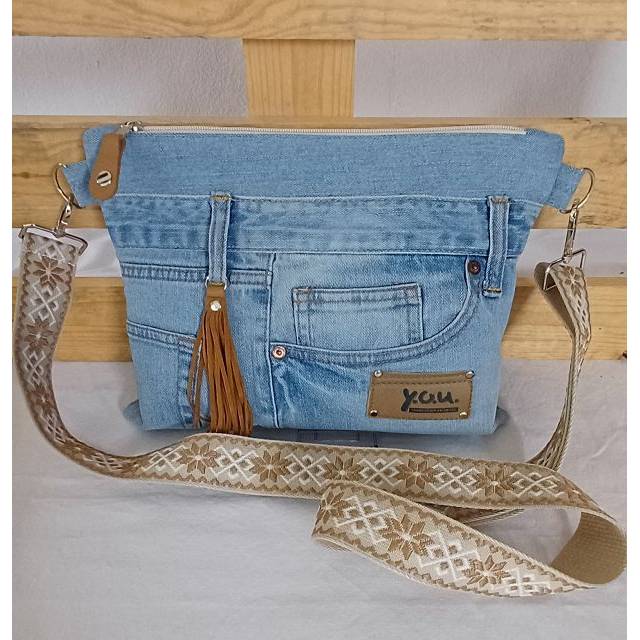Jeans-Upcycling Crossbag, Umhängetasche, Schultertasche,Handmade aus gebrauchten Jeans Bild 1