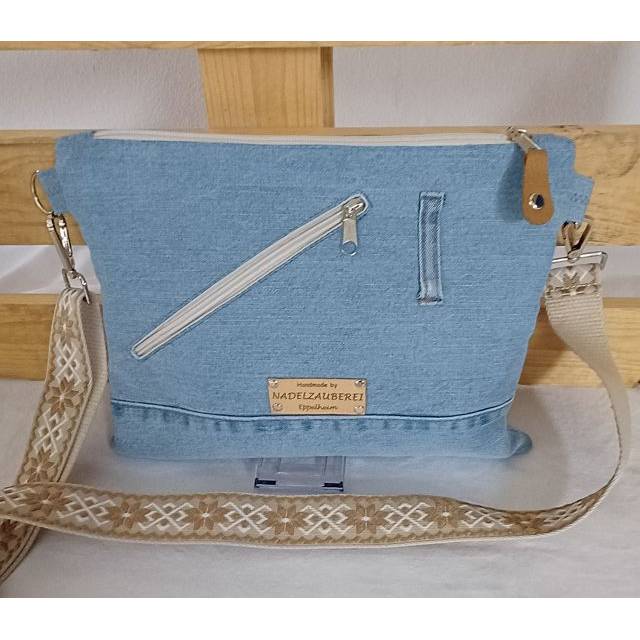 Jeans-Upcycling Crossbag, Umhängetasche, Schultertasche,Handmade aus gebrauchten Jeans Bild 2
