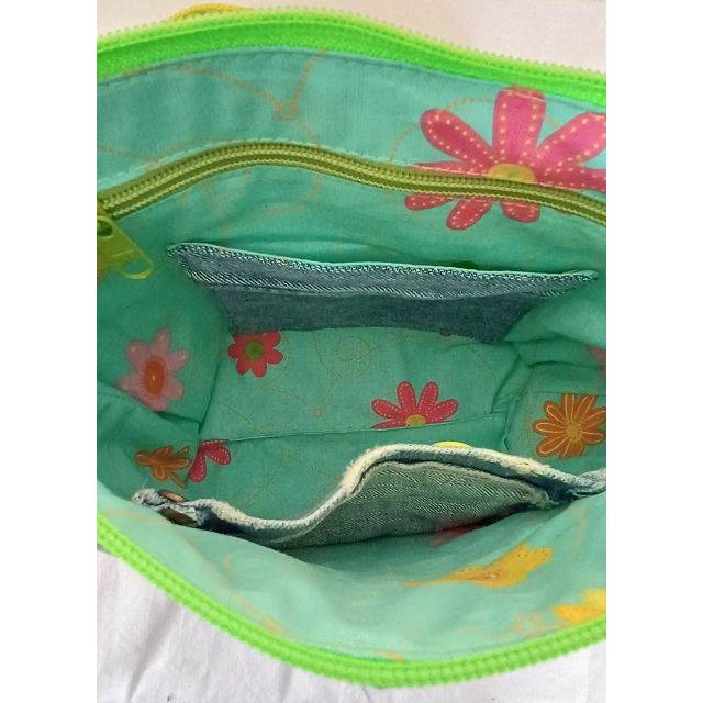 Jeans-Upcycling Crossbag, "Spring Denim"Umhängetasche, Schultertasche,Handmade aus gebrauchten Jeans Bild 6