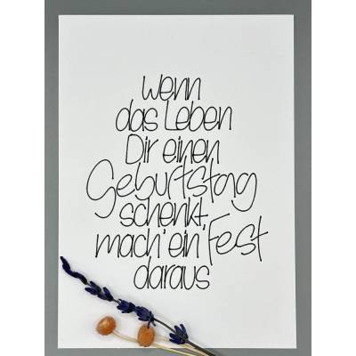 Postkarte „Wenn das Leben dir einen Geburtstag schenkt“ – leichte Geburtstagskarte mit Humor