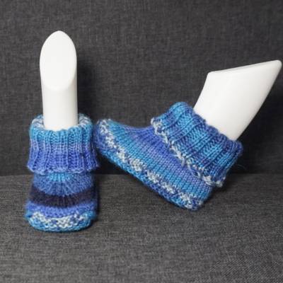 1 Paar gestrickte Schuhe, Babyschuhe, Babyschühchen, Boots, Erstlingsocken Größe 15-16 (9cm Sohle)