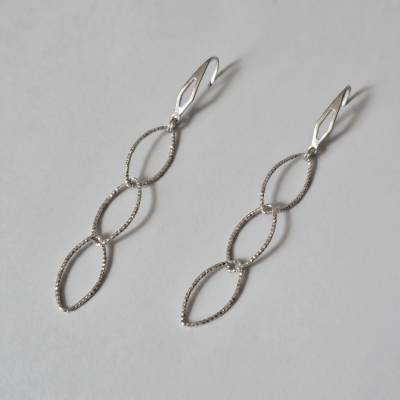lange geometrische Ohrringe silber – minimalistische Hängeohrringe aus Edelstahl modern und leicht