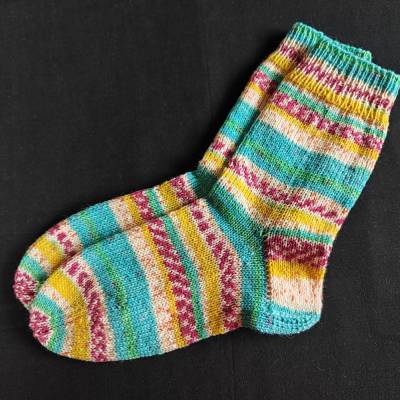 Handgestrickte Socken Gr.38/39 in leuchtenden Farben geringelt